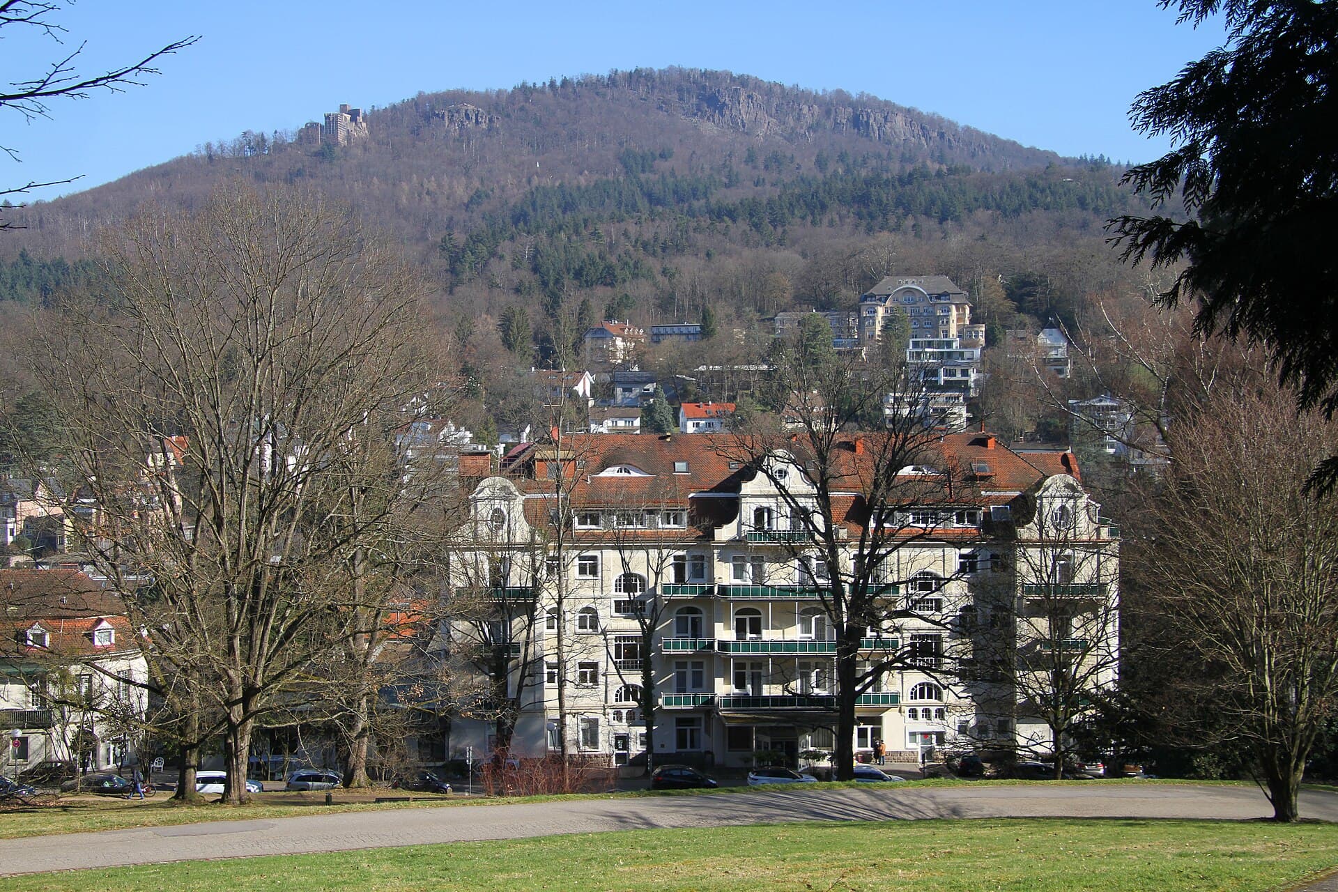 Außenansicht: Klinik Dr. Franz Dengler